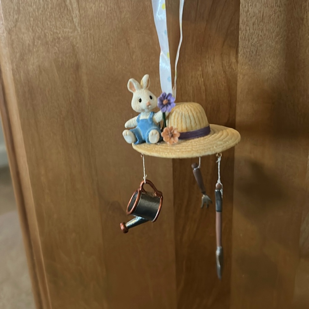 Hallmark Keepsake 2000 Time in the Garden ornament